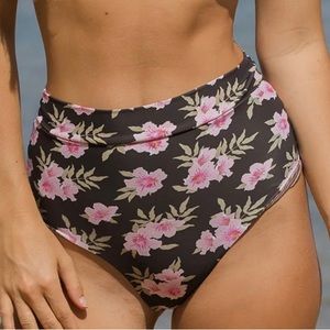 BNWT Acacia Solento Bottom